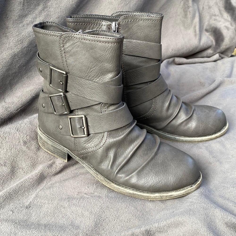 Sugar size 7 1/2 grey faux leather short boots